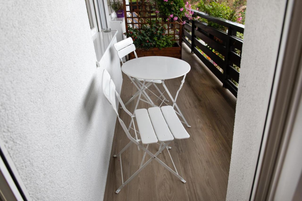 Honey Apartments Zirovnica Exterior photo